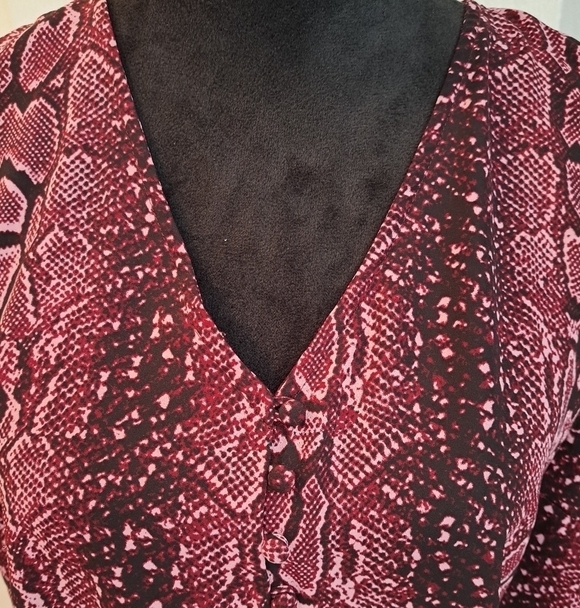 A HTL 1980 Snakeskin Sleeveless Blouse/Tank Top    Size 1X - Picture 7 of 8